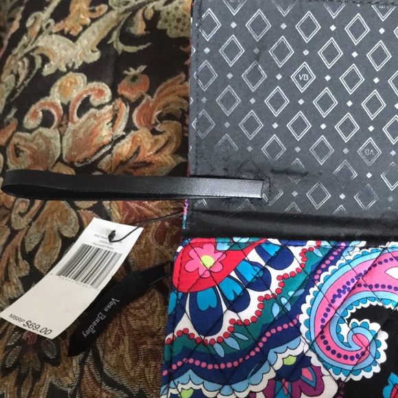 Vera Bradley crossbody/ wristlet - Picture 4 of 4